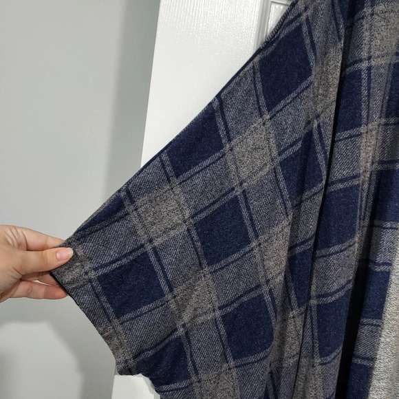 NWOT Lane Bryant Blue & Gray Plaid Short Dolman Sleeve Open Front Cardigan 22/24 - Picture 5 of 10
